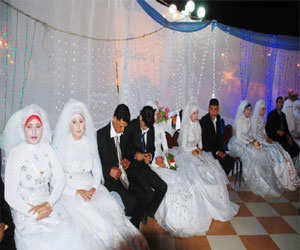   مصر اليوم - محافظة مرسى مطروح تُنظِّم زفافًا جماعيًا لـ 60 شابًّا وفتاةً