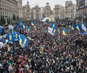   مصر اليوم - عشرات الآلاف يتظاهرون مجددًا فى أوكرانيا ضد الحكومة