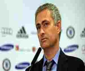 مصر اليوم - مورينيو يؤكد أن الدوري بعيدًا عن أرسنال وتشيلسي