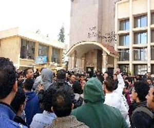   مصر اليوم - تظاهرات في جامعة المنصورة للتَّنديد باعتقال الطلَّاب