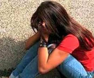   مصر اليوم - النيابة تحبس عاطل اغتصب ابنة شقيقته