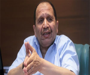 مصر اليوم - عمال ميناء السخنة ينسحبون من جلسة مفاوضات رئيس هيئة موانئ البحر الأحمر