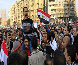   مصر اليوم - الأحزاب والحركات السياسية تطالب بطباعة المزيد من نسخ الدستور