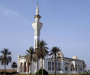   مصر اليوم - المناطق الخارجية والجديدة تعاني من قلة المساجد