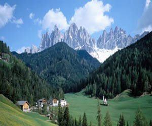   مصر اليوم - النحت على الجليد فى جبال الألب فن للطقس البارد