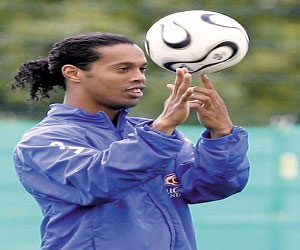 مصر اليوم - بالميراس البرازيلى يؤكد اهتمامه بضم رونالدينيو من اتلتيتكو مينيرو