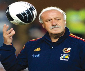 مصر اليوم - دل بوسكي سعيد برغبة الونسو الاستمرار في صفوف ريال مدريد