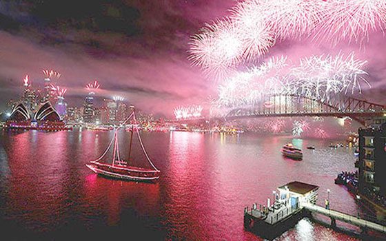   مصر اليوم - الألعاب الناريّة في مختلف أرجاء العالم ترحب بقدوم عام 2014