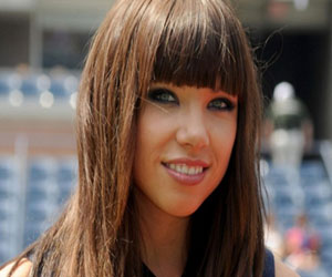   مصر اليوم - كارلي راي جيبسن للمرة الأولى على مسارح برودواي