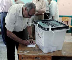   مصر اليوم - البرلمان العربيّ يُشارك في مراقبة الاستفتاء على الدستور