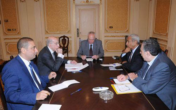   مصر اليوم - وزير العدالة الانتقاليَّة يؤكِّد استناد اعتبار الإخوان تنظيمًا إرهابيًّا لقرارات النِّيابة