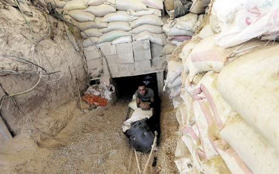   مصر اليوم - مصادر سياديَّة تكشف مخطَّطًا لدعم المتطرفين في سيناء عبر الأنفاق