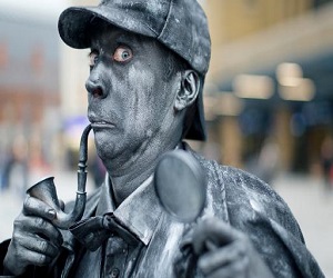   مصر اليوم - شرلوك هولمز يعود من الموت على قناة بي بي سي