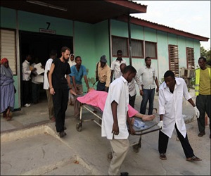   مصر اليوم - أطباء بلا حدود تعلق عملها مؤقتاً في إفريقيا الوسطى