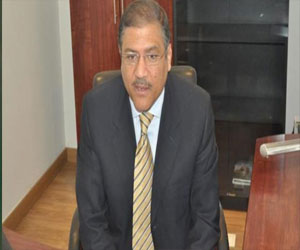   مصر اليوم - السادات يطالب بمحاكمة نشطاء سياسيّين