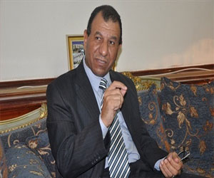   مصر اليوم - وكيل وزارة التربية والتعليم في السويس يتفقد سير الامتحانات