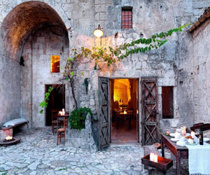 مصر اليوم - فندق لو جروتي الإيطالي: أسطورة وسط الصخور