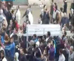   مصر اليوم - قرية دوار جبلة في الفيوم تشيع جثمان شهيد جامعة الأزهر