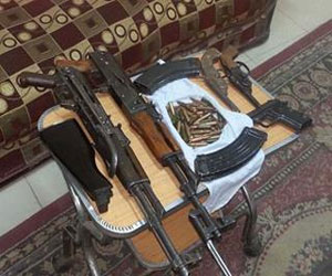 مصر اليوم - أمن سوهاج يضبط عددًا من حائزي الأسلحة الناريّة غير المُرخّصة