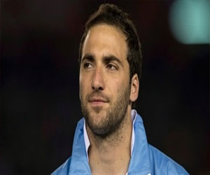   مصر اليوم - تشيلسى يعتزم تقديم عرض جديد لشراء هيجواين