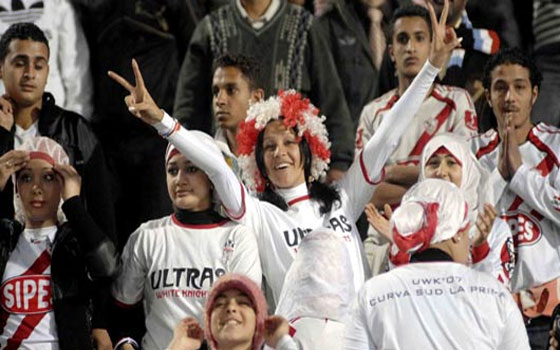   مصر اليوم - ألتراس وايت نايتس يُهدِّد بنسف الدَّوري المصري من جديد