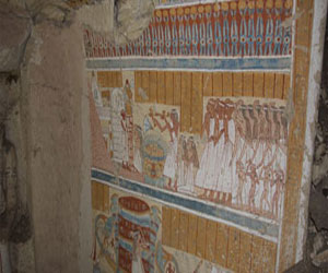   مصر اليوم - اكتشاف مقبرة صانعي الخمر لآلهة الفراعنة في الأقصر