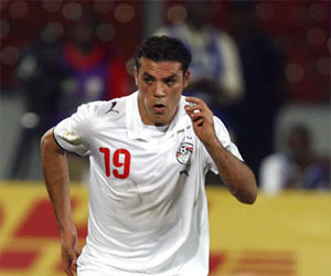   مصر اليوم - الرجاء المغربي يضم  عمرو زكي رسميًا