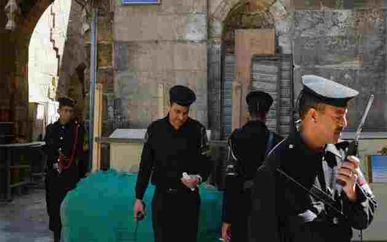   مصر اليوم - ضبط 313 إرهابيًّا وإصابة 17 شرطيًّا وإتلاف 3 سيَّارات