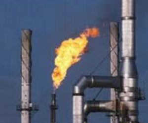   مصر اليوم - مؤسسة النفط الليبية تحذّر من التعامل مع 3 موانئ