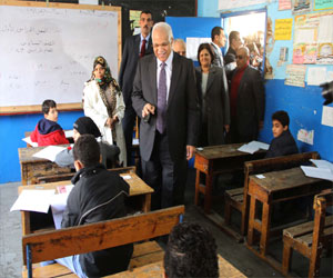   مصر اليوم - محافظ القاهرة يتَفقَّد لجان امتحانات الابتدائيَّة ولجنة مستشفى 57357