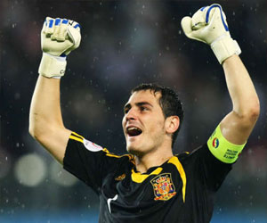 مصر اليوم - إيكر كاسياس يستقبل مولوده الأول