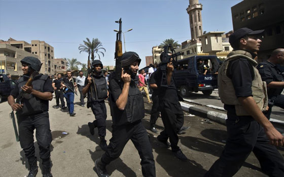   مصر اليوم - الأمن العام يضبط 61 قطعة سلاح ويستهدف 4 بؤر إجرامية و4 تشكيلات عصابية