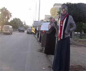   مصر اليوم - سلسلة بشريَّة في برج العرب للدَّعوة إلى مقاطعة الدُّستور