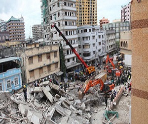   مصر اليوم - مصرع 3 أشخاص نتيجة انهيار أرضي في إندونيسيا