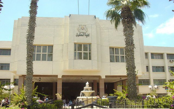   مصر اليوم - مقتل طالب في كلية الحقوق داخل شقتة بـ90طعنة