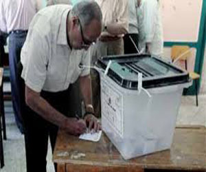   مصر اليوم - العليا للانتخابات تؤكّد وجود تنسيق مع الجيش والشّرطة