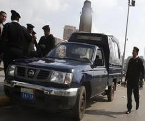   مصر اليوم - القبض علي 5 أشخاص حاولوا الاستيلاء على سيارة محملة بأسطوانات الغاز في مطروح