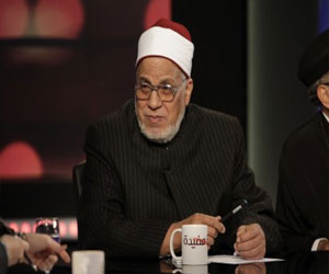   مصر اليوم - أستاذُ أزهري يطالبُ المصرييّن بحمايّة الكنائسِ