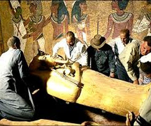   مصر اليوم - دراسة حديثة تفيد أن توت عنخ آمون دفن منزوع القلب