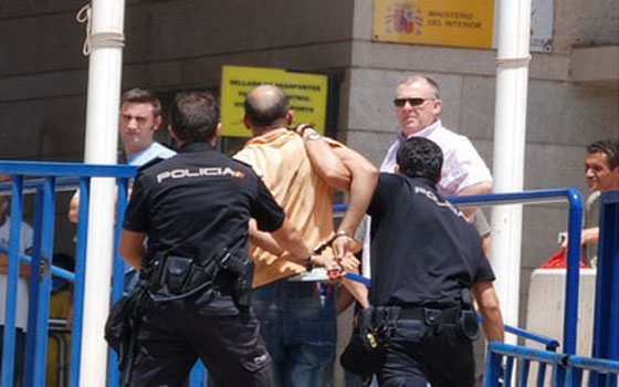   مصر اليوم - الشرطة الإسبانية تعتقل المغربي عبد الواحد صادق المنتمي لتنظيم القاعدة في مطار ملقا