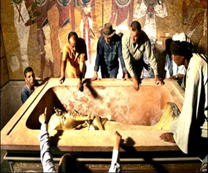   مصر اليوم - دراسة حديثة تفيد أن توت عنخ آمون دفن منزوع القلب