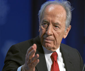 مصر اليوم - بيريز: إسرائيل لم تعد أزمة المنطقة بعد الآن