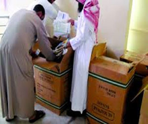   مصر اليوم - المستودع الخيري في الطائف يوزع كسوة الشتاء