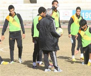 مصر اليوم - حلمي طولان ينفي رحيل لاعبين عن الزمالك في يناير