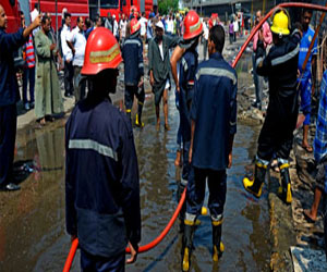   مصر اليوم - قوات إطفاء وزيت الزيتون لإخراج رجل من غسالة ملابس في أستراليا