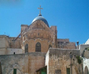   مصر اليوم - إجراءات أمنيَّة مشدَّدة لمطرانيَّة البحر الأحمر خلال قدَّاس عيد الميلاد