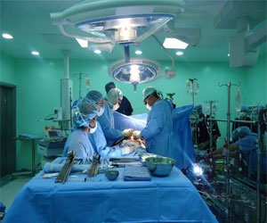   مصر اليوم - الأمير عبد الله بن عبد العزيز في عرعر يجري أكثر من690 قسطرة قلبية علاجية وتشخيصية