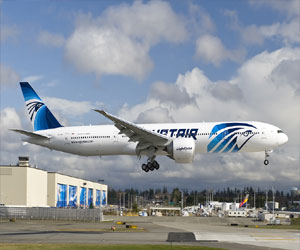   مصر اليوم - مشاده بين طاقم ضيافة الطائرة القادمة من جدة وأحد الركاب