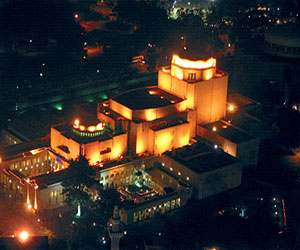   مصر اليوم - الأوبرا تواصل إحياء الذكرى الـ 39 لرحيل فريد الأطرش