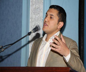   مصر اليوم - مثقَّفون يؤكِّدون أنّ الحكم بسجن الشَّاعر عمر الحاذق عودة للدَّولة القمعيَّة